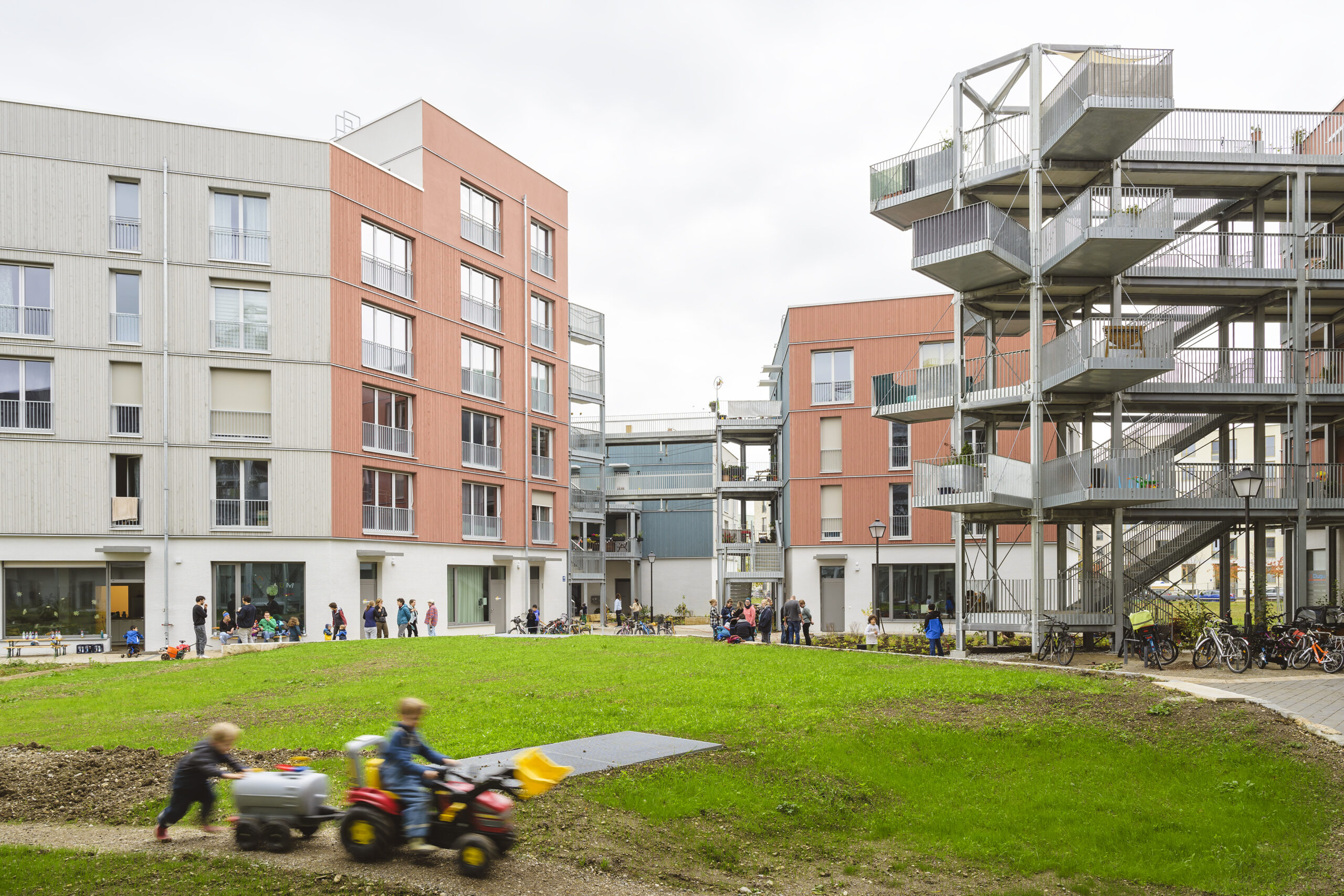 10_wagnisWEST_Gemeinschaftsmacher v. Südwand_FrankSchroth-WAGNIS-NB19